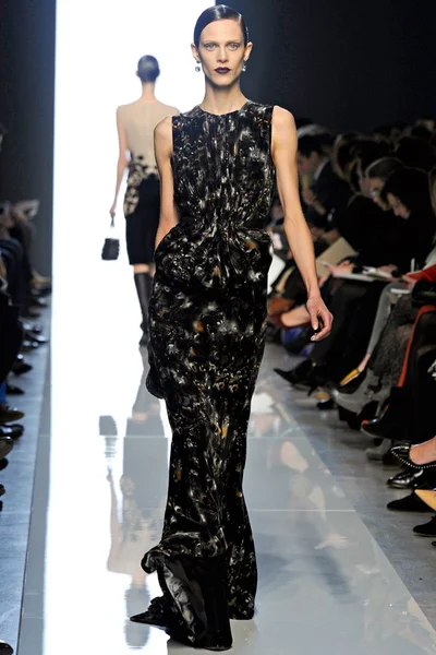 Look 32